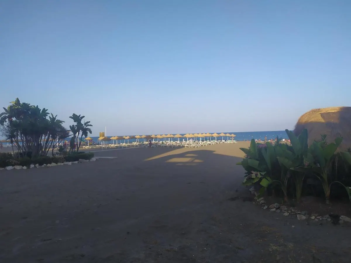 Апартаменты Carihuela Sweet&Beach Торремолинос